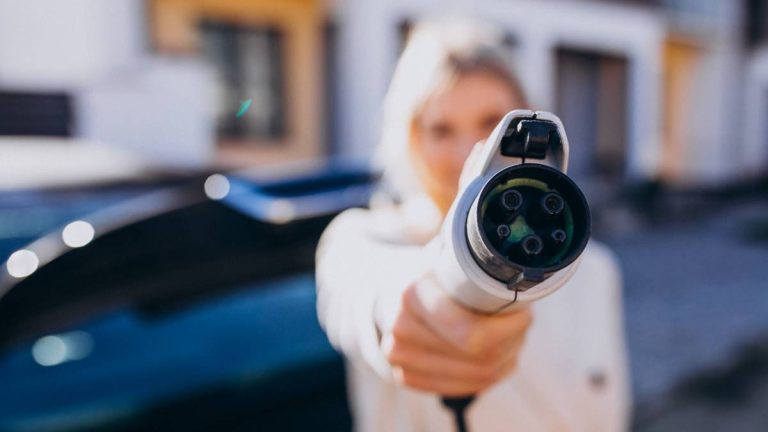 elektromos autó trendek 2023